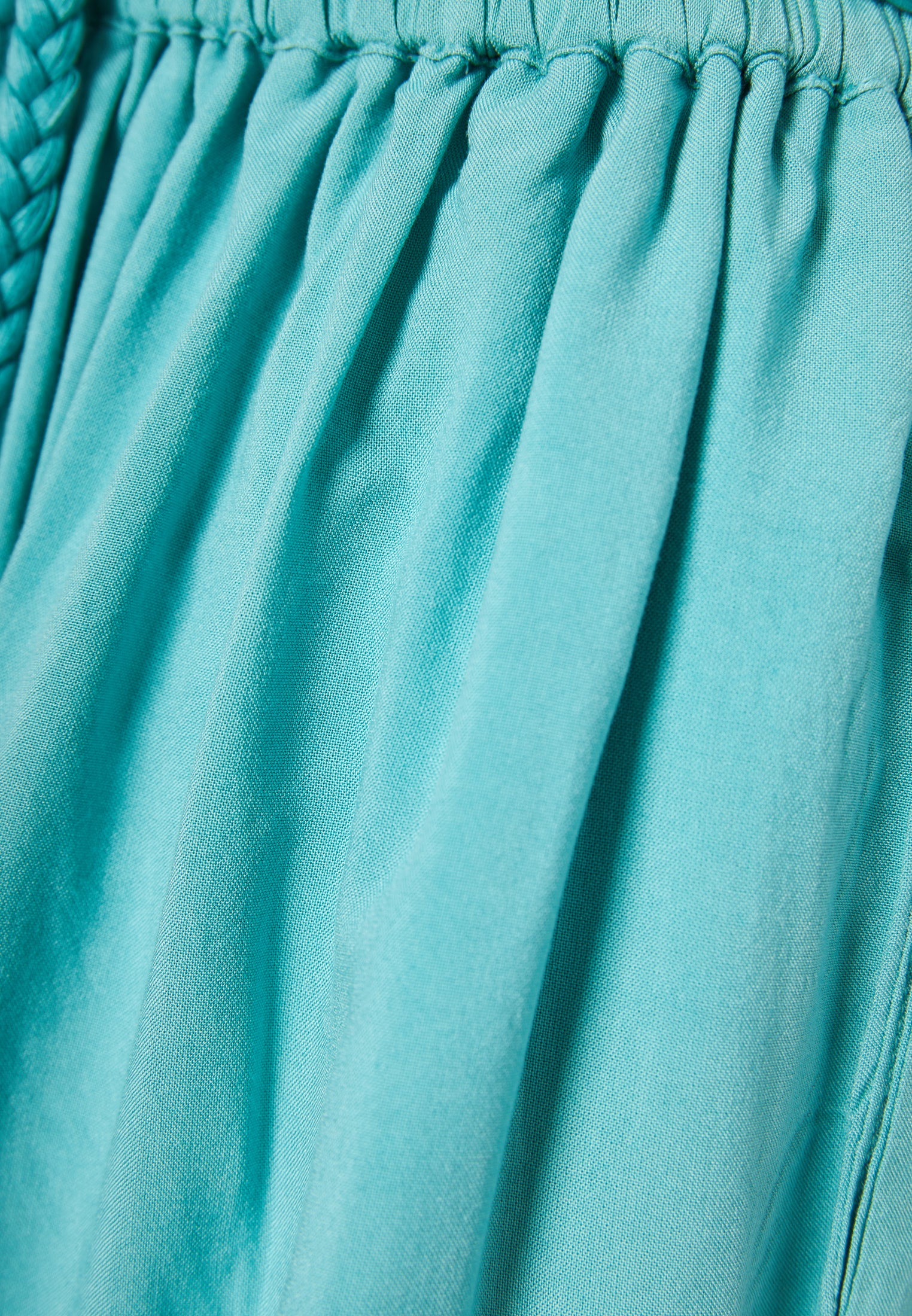 Loose fit shorts with drawstring and ruffle waist