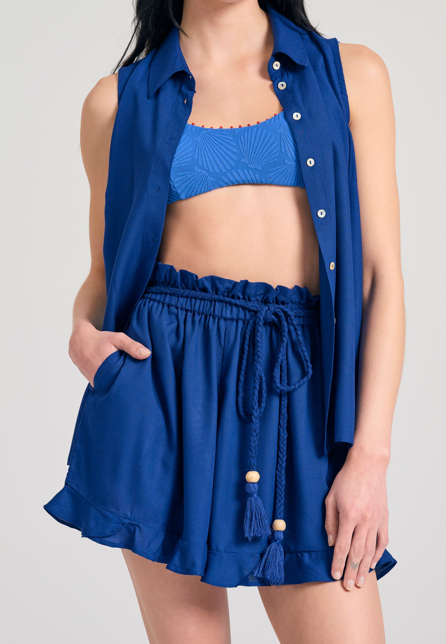 Loose fit shorts with drawstring and ruffle waist