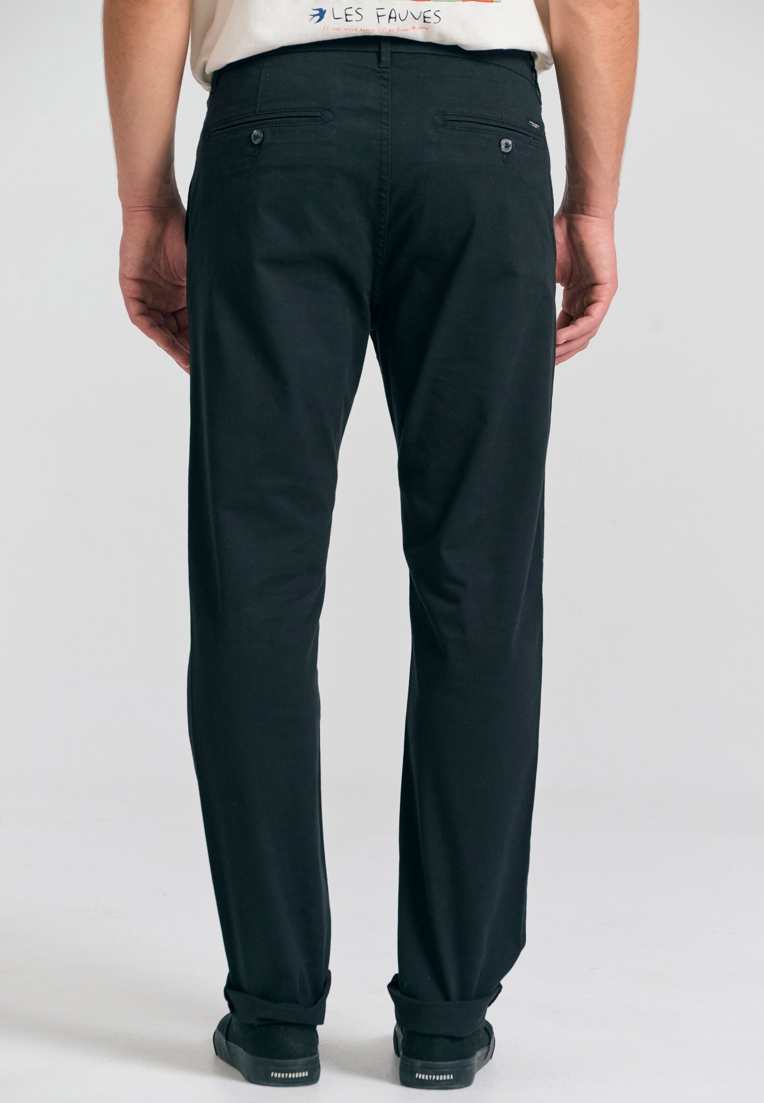 Men's chino pants - The essentials