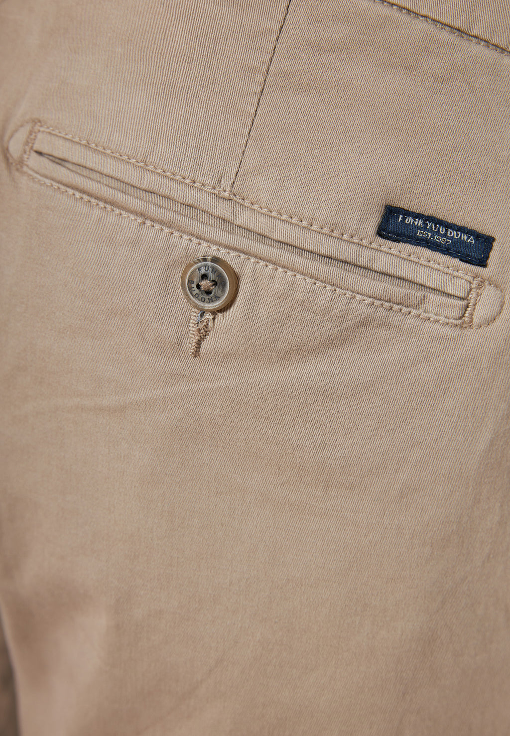 Men's chino pants - The essentials