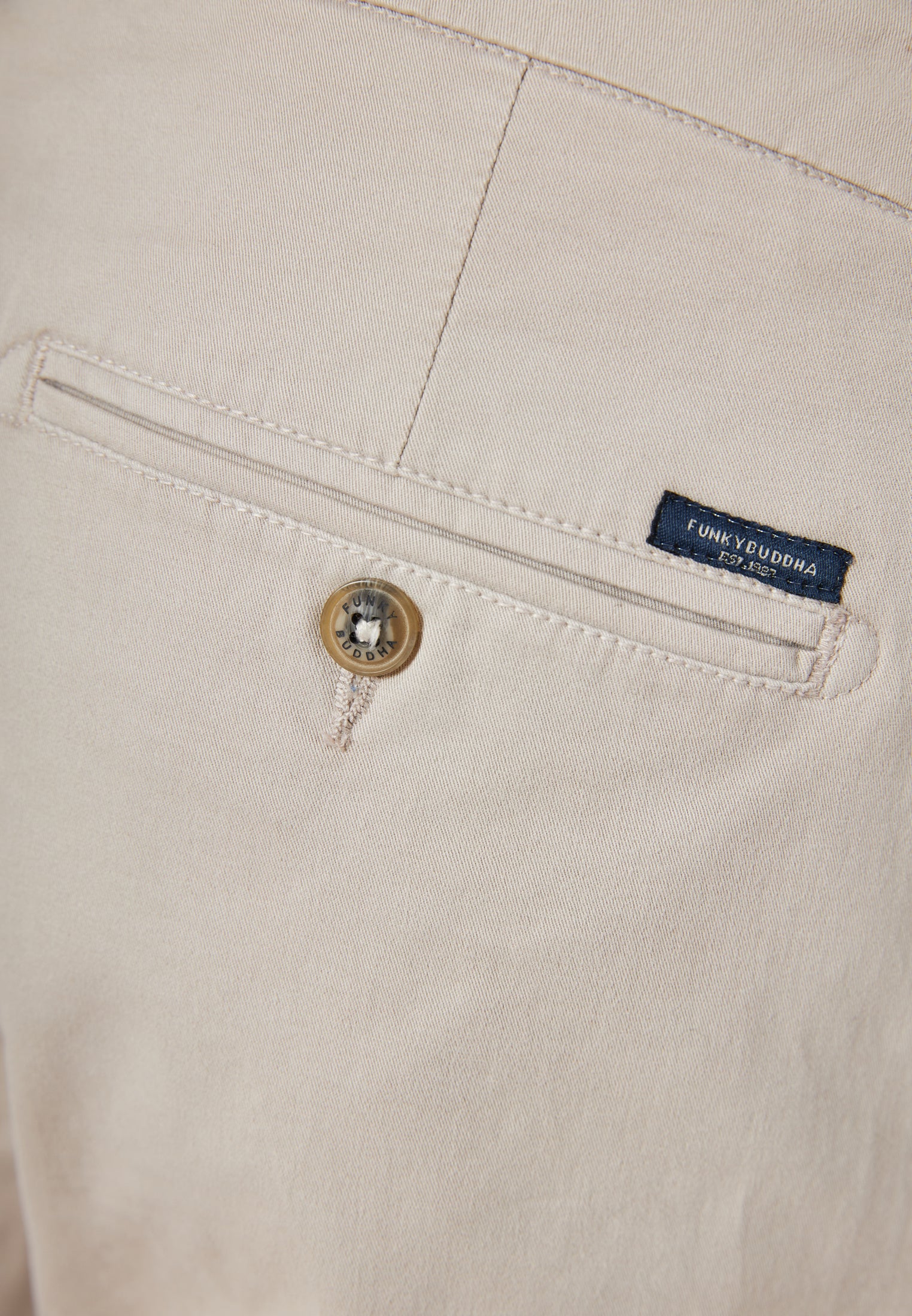 Men's chino pants - The essentials