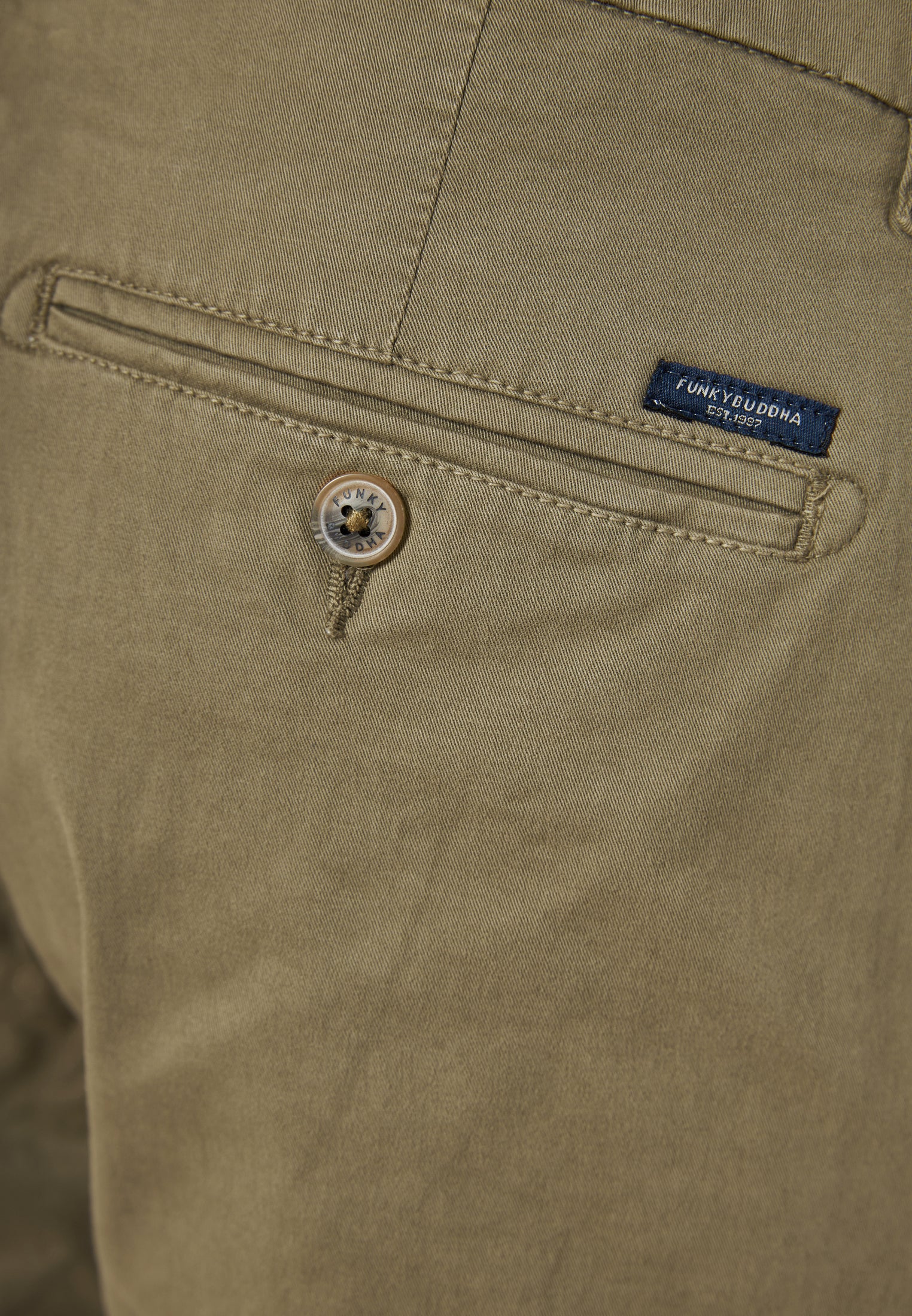 Men's chino pants - The essentials