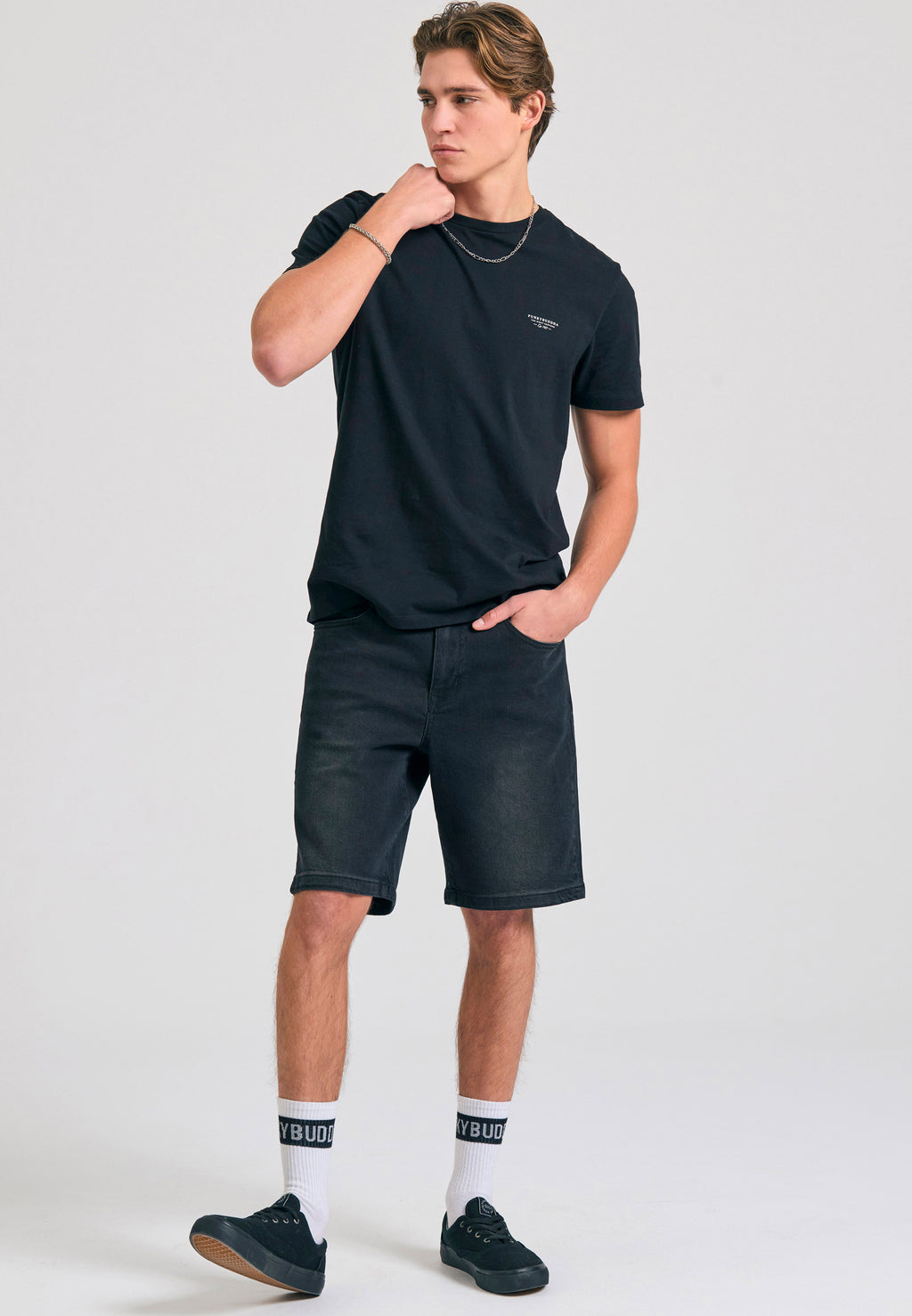 Crew-neck men's t-shirt - The essentials