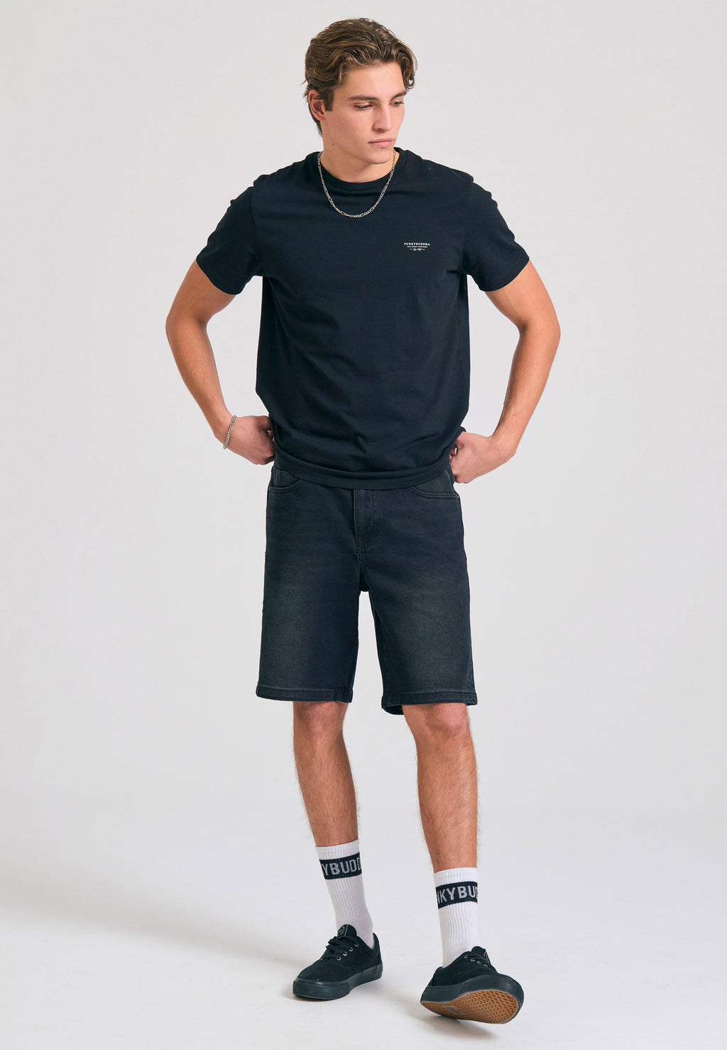 Crew-neck men's t-shirt - The essentials