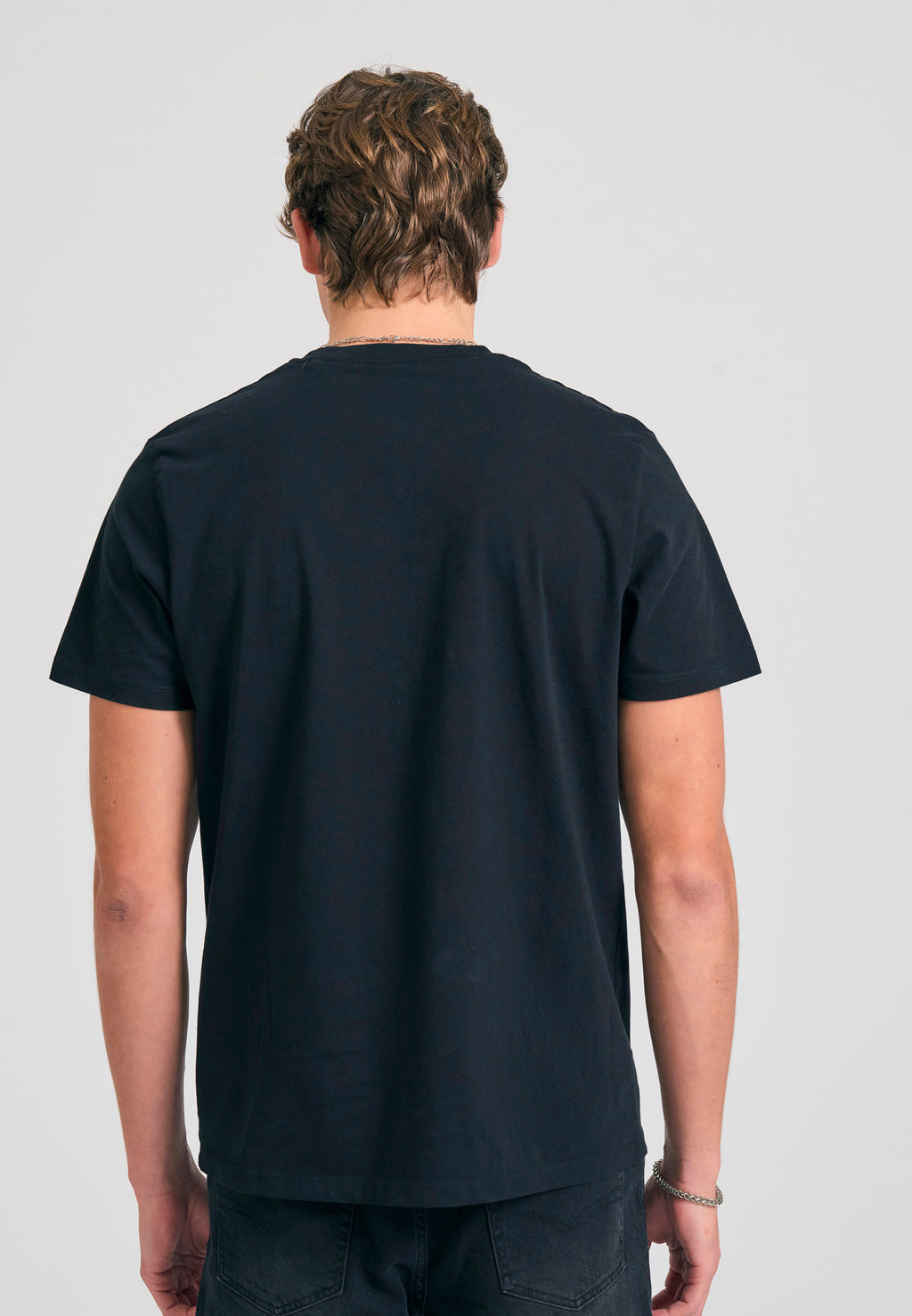 Crew-neck men's t-shirt - The essentials