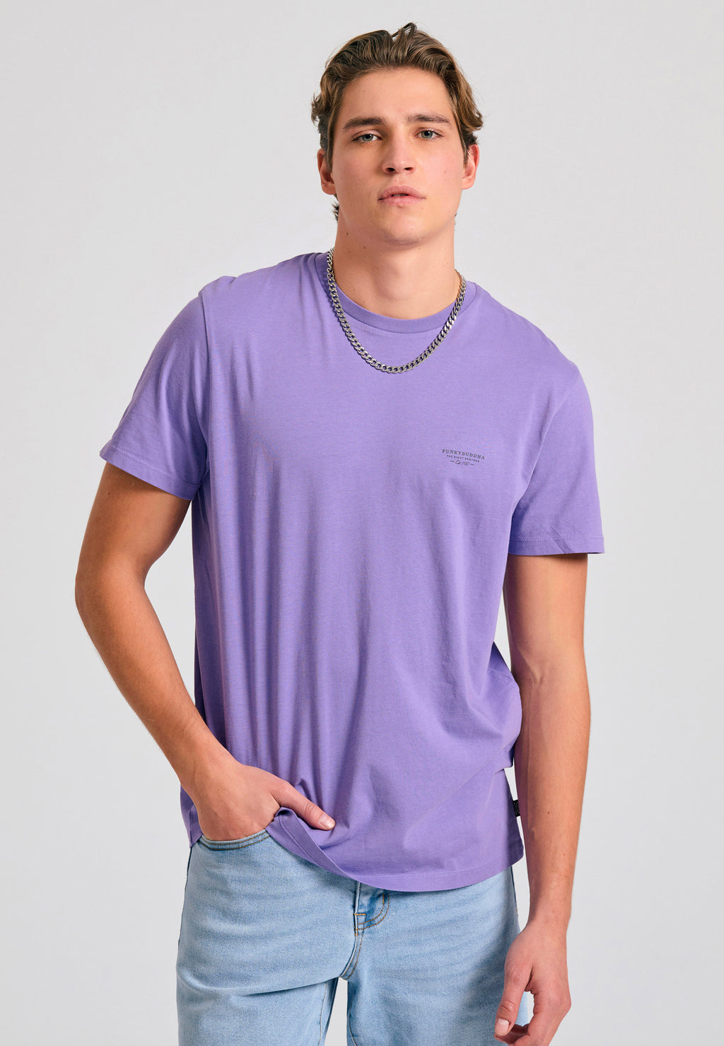 Crew-neck men's t-shirt - The essentials
