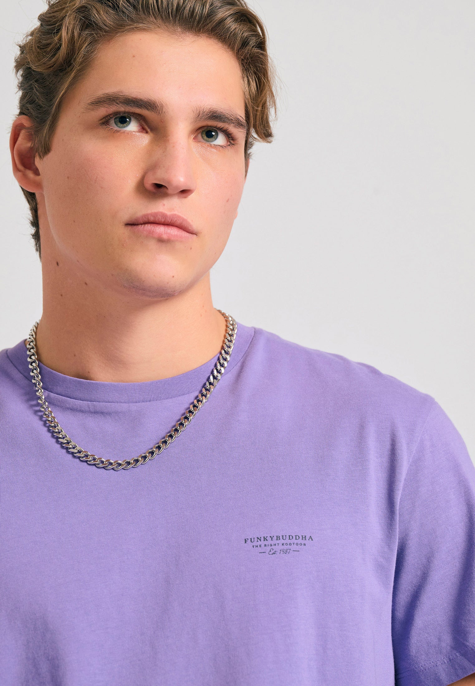 Crew-neck men's t-shirt - The essentials
