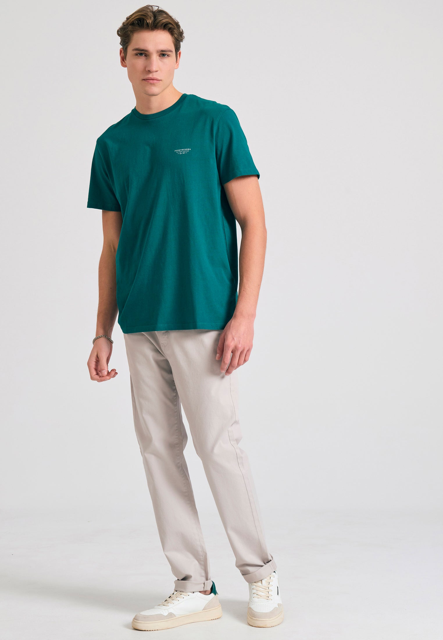 Crew-neck men's t-shirt - The essentials