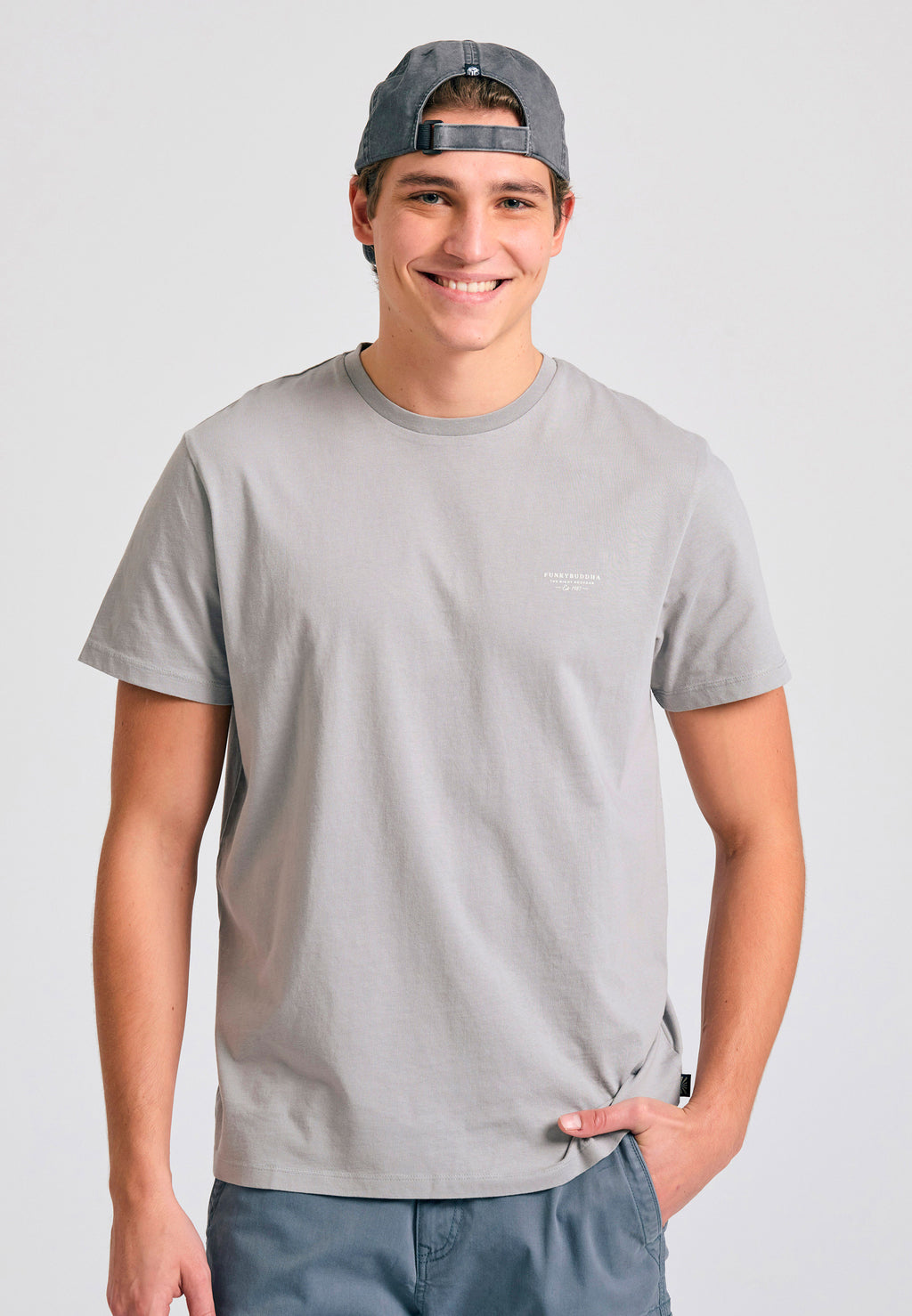 Crew-neck men's t-shirt - The essentials