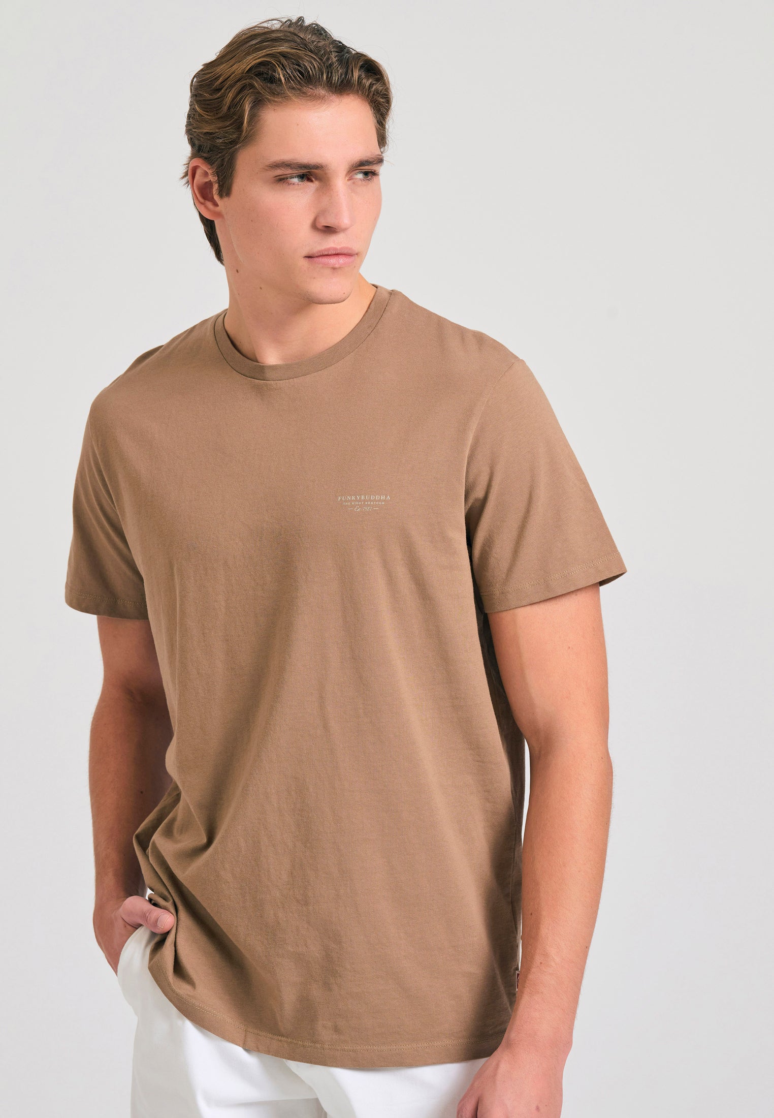 Crew-neck men's t-shirt - The essentials
