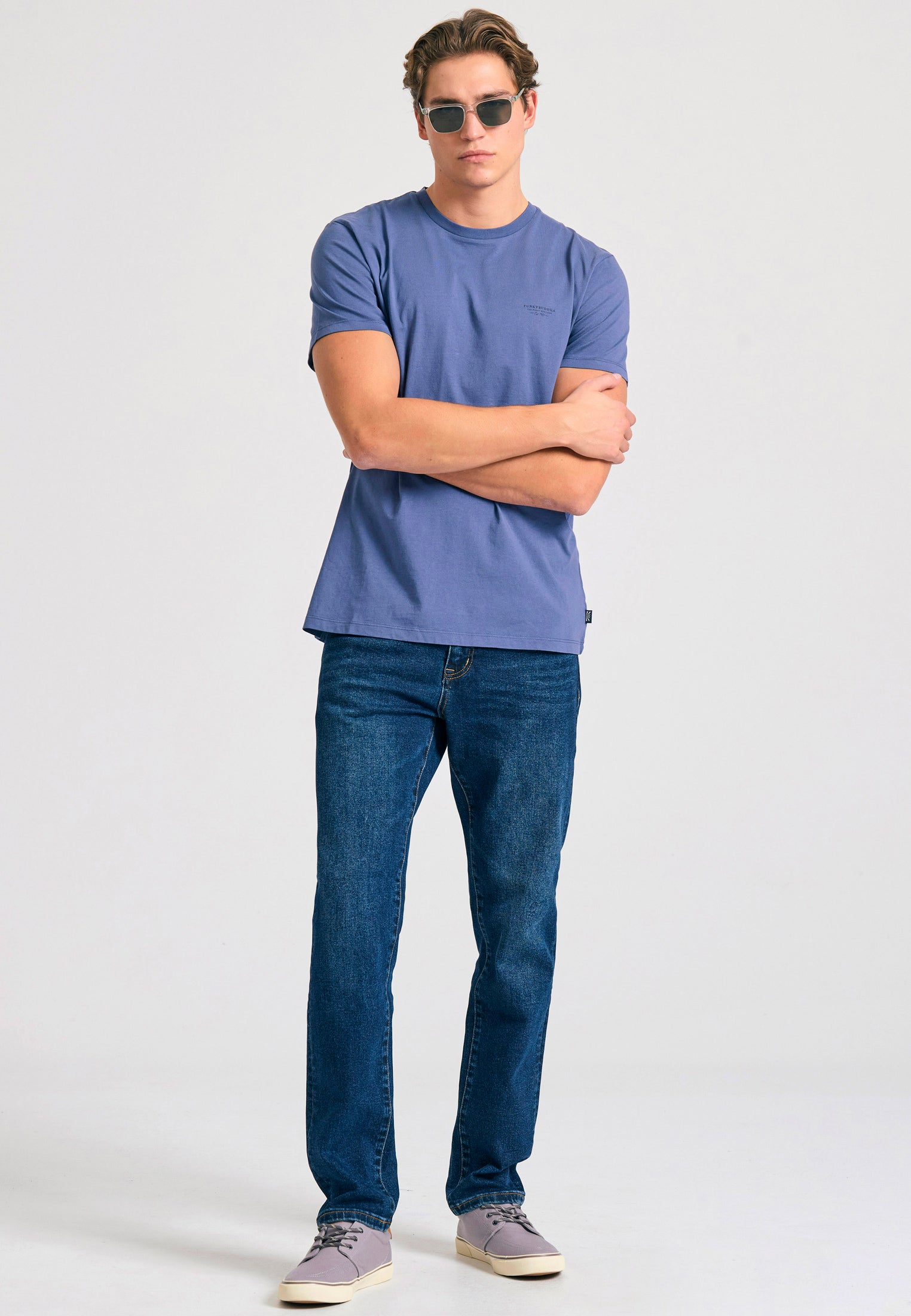 Crew-neck men's t-shirt - The essentials