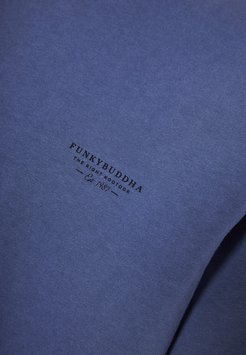 Crew-neck men's t-shirt - The essentials