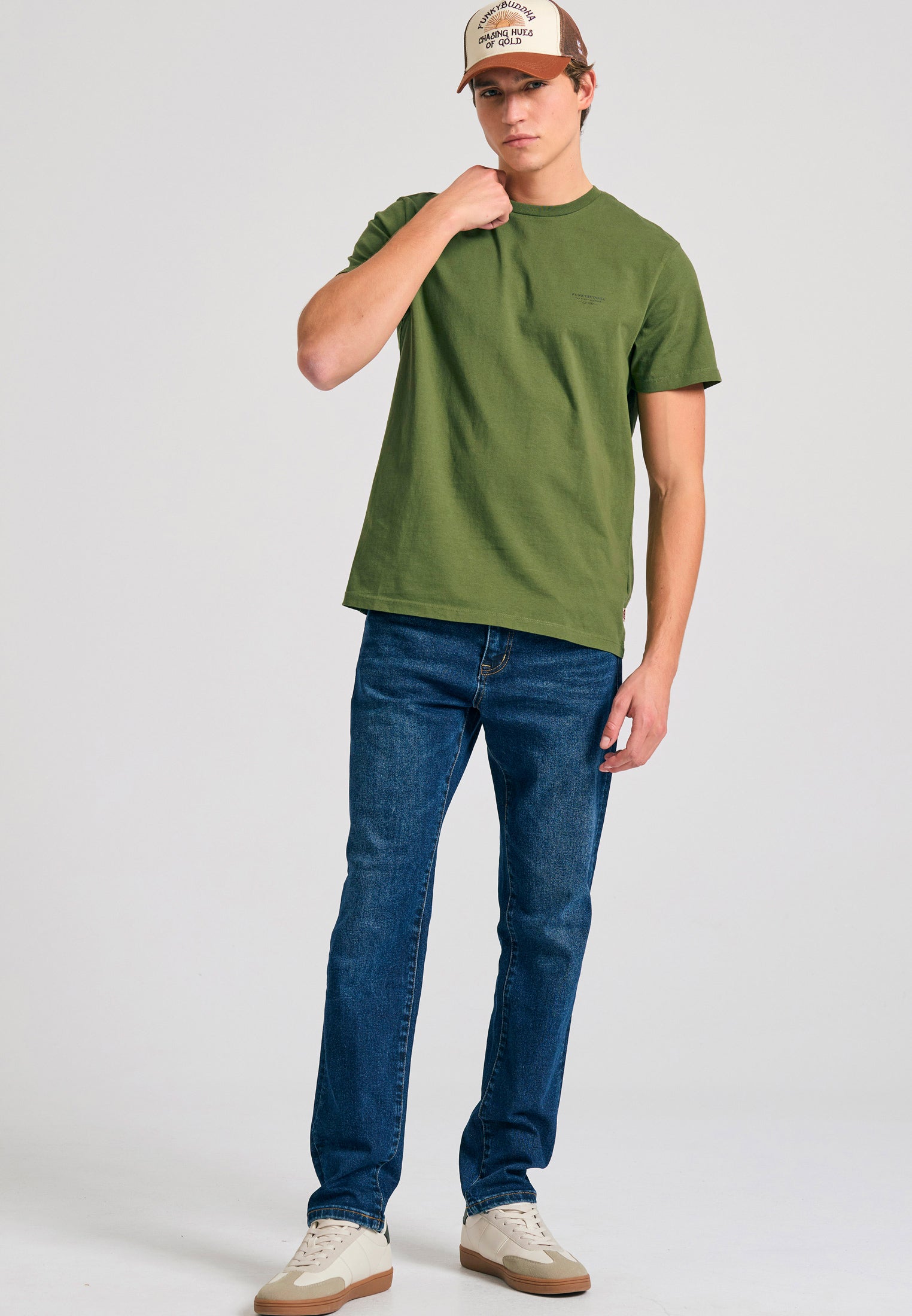 Crew-neck men's t-shirt - The essentials