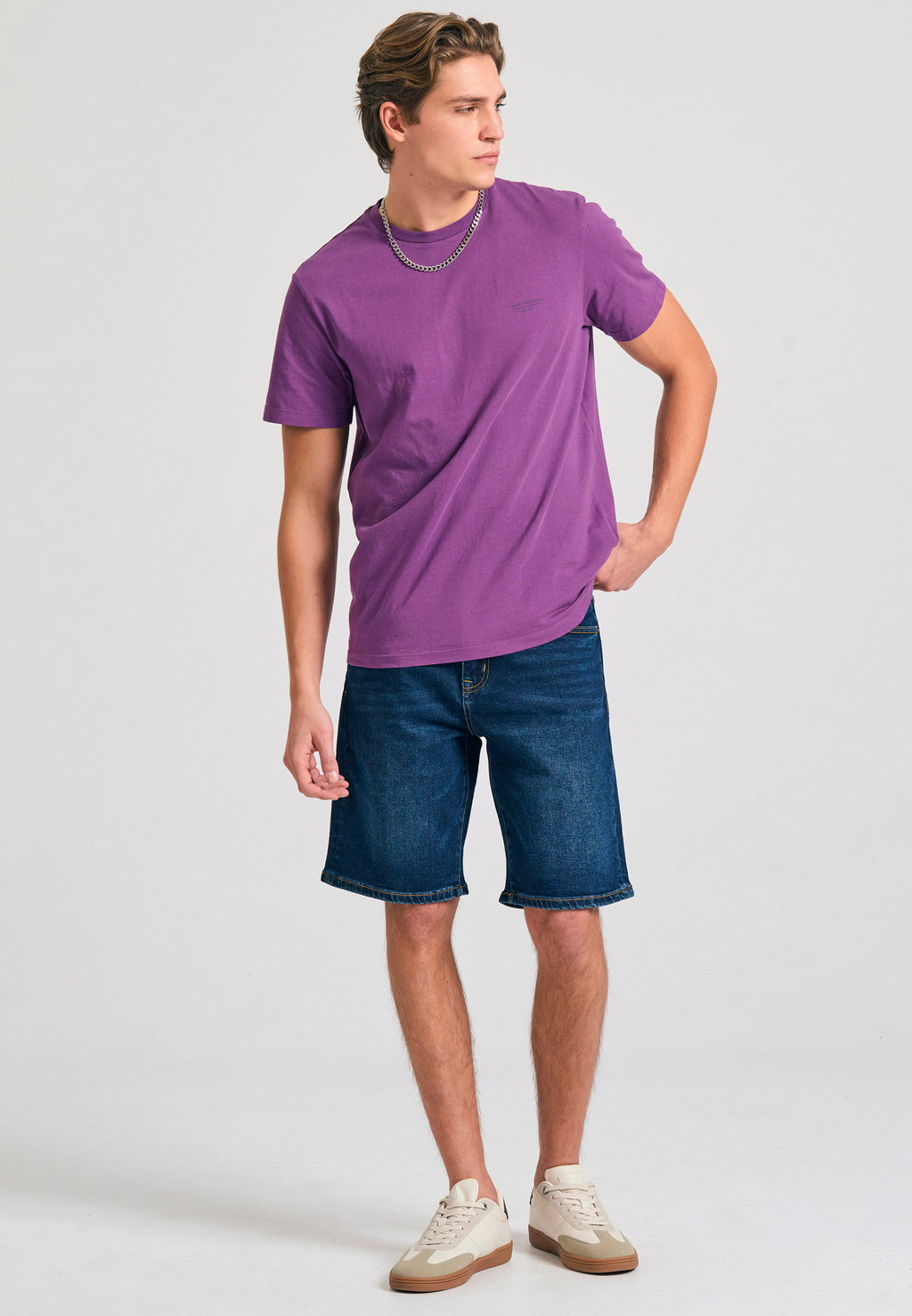 Crew-neck men's t-shirt - The essentials