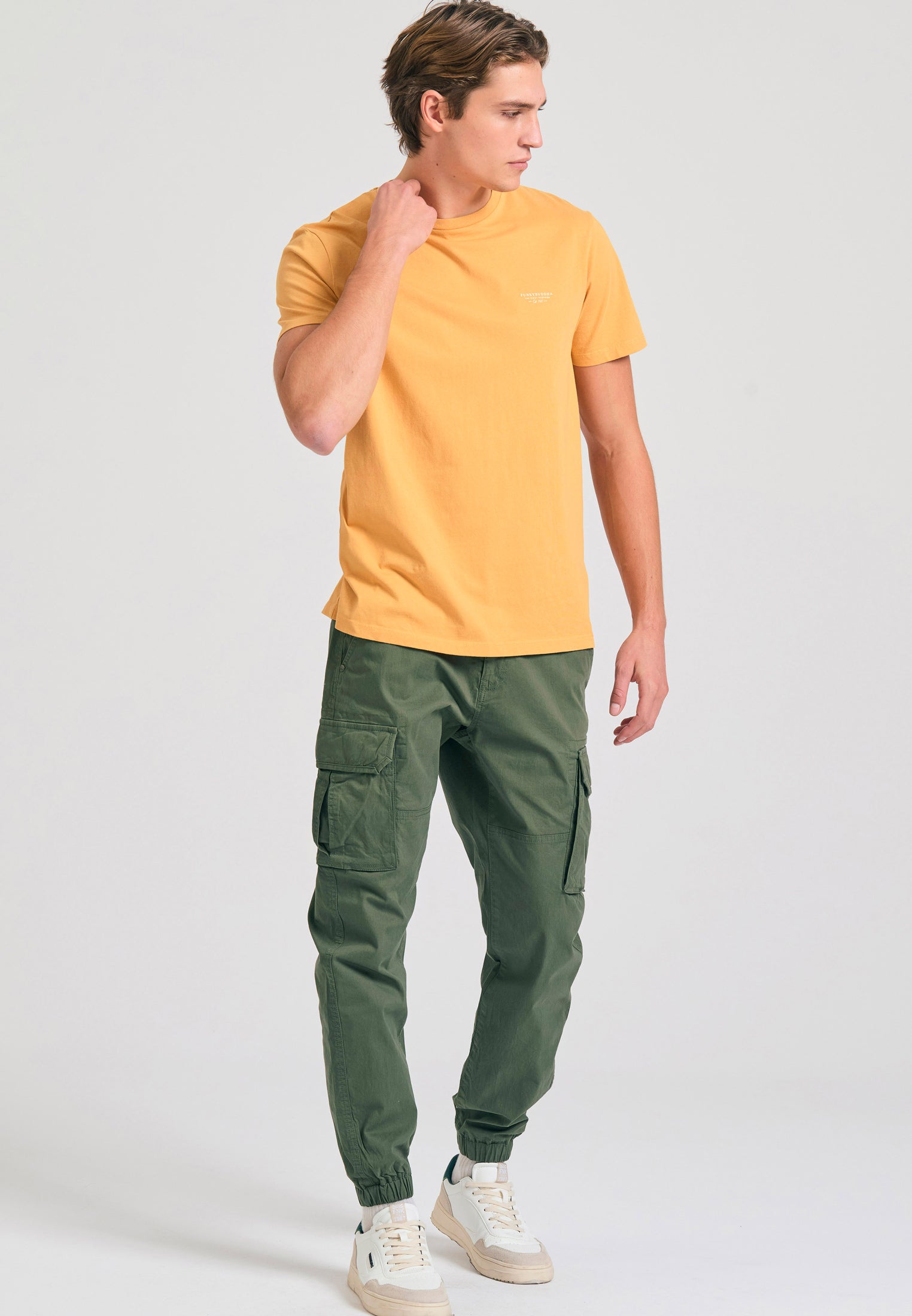 Crew-neck men's t-shirt - The essentials