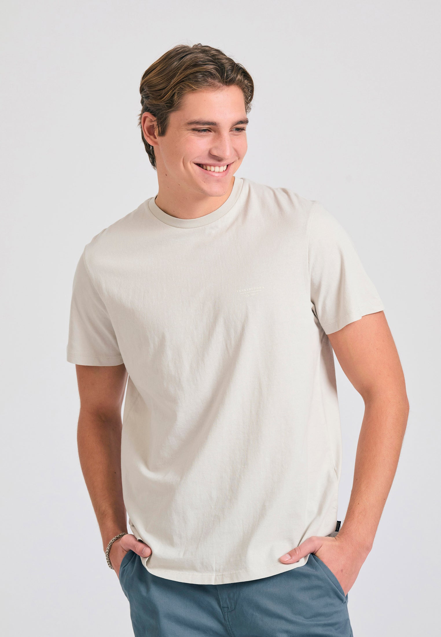 Crew-neck men's t-shirt - The essentials