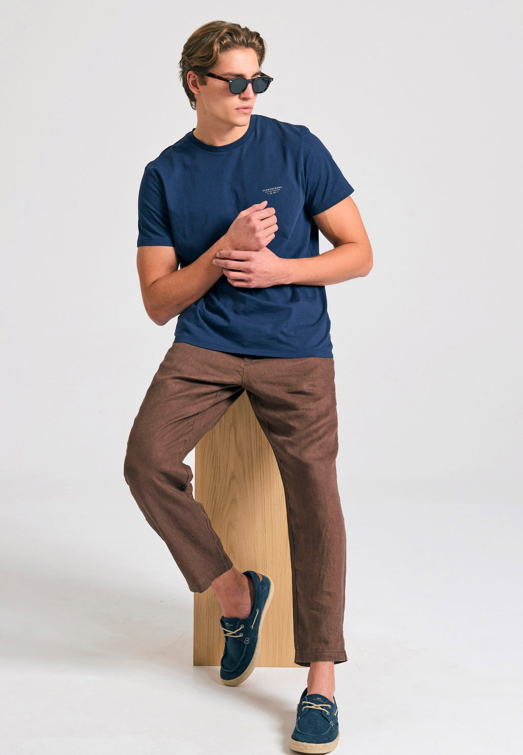 Crew-neck men's t-shirt - The essentials