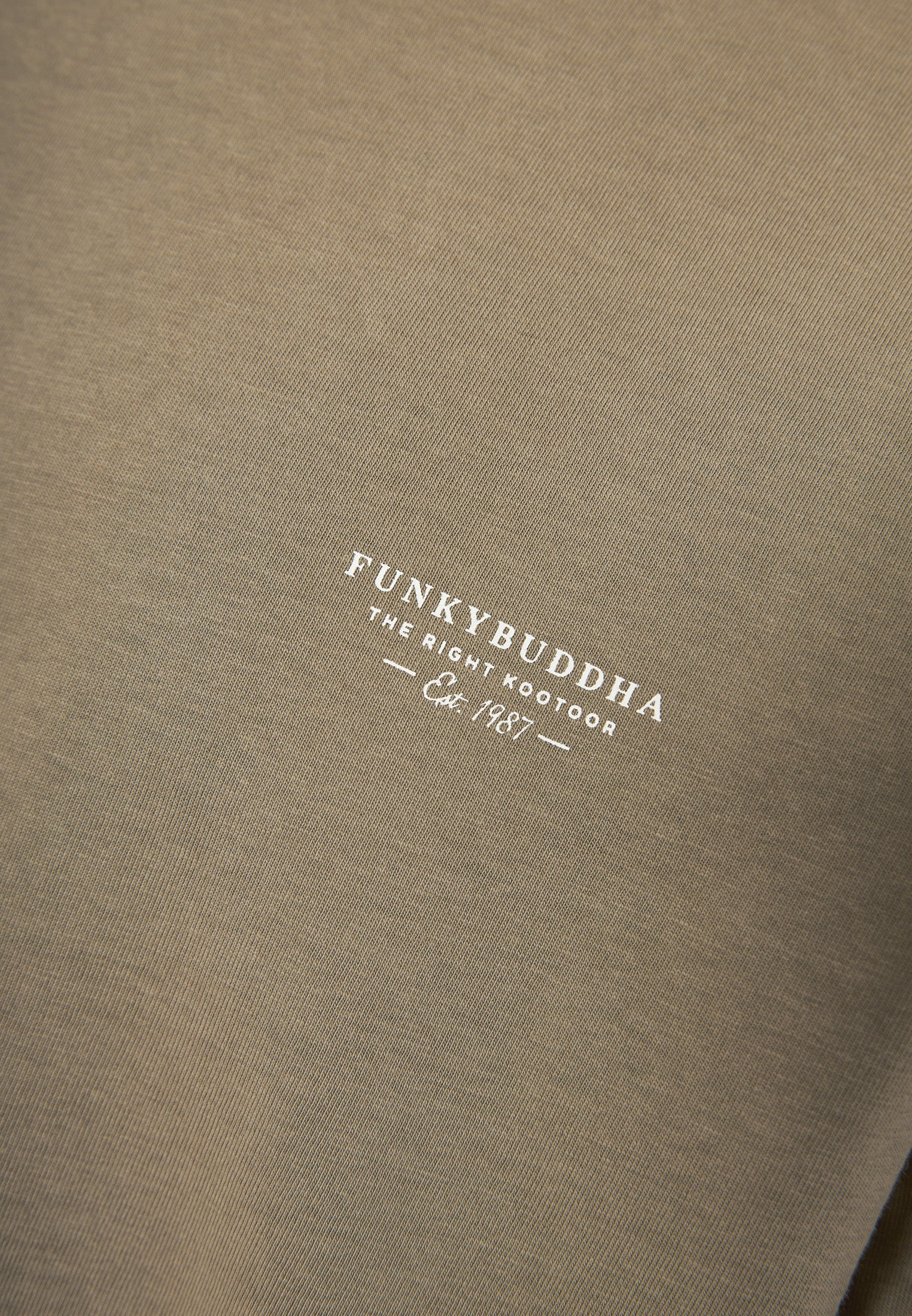 Crew-neck men's t-shirt - The essentials