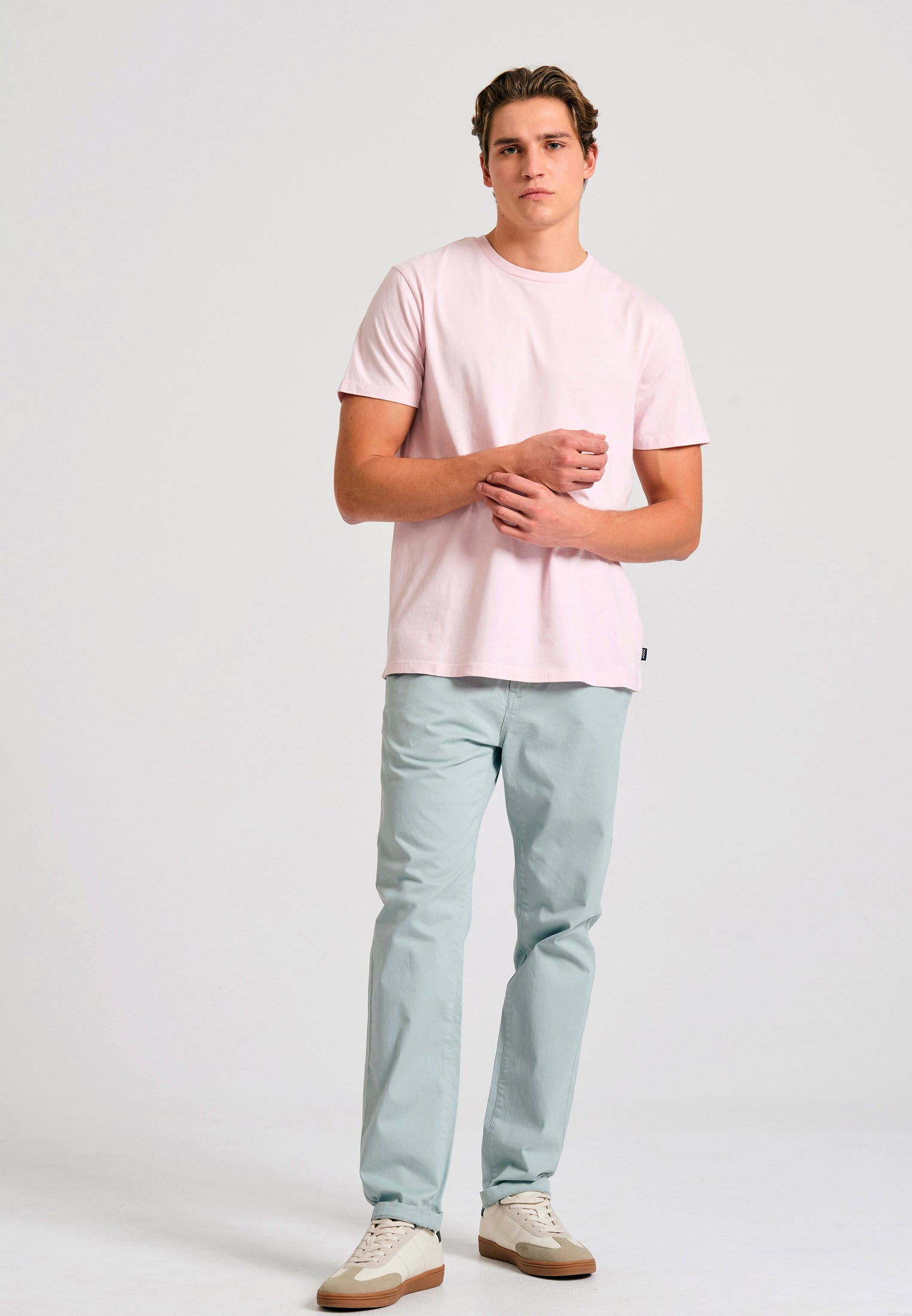 Crew-neck men's t-shirt - The essentials