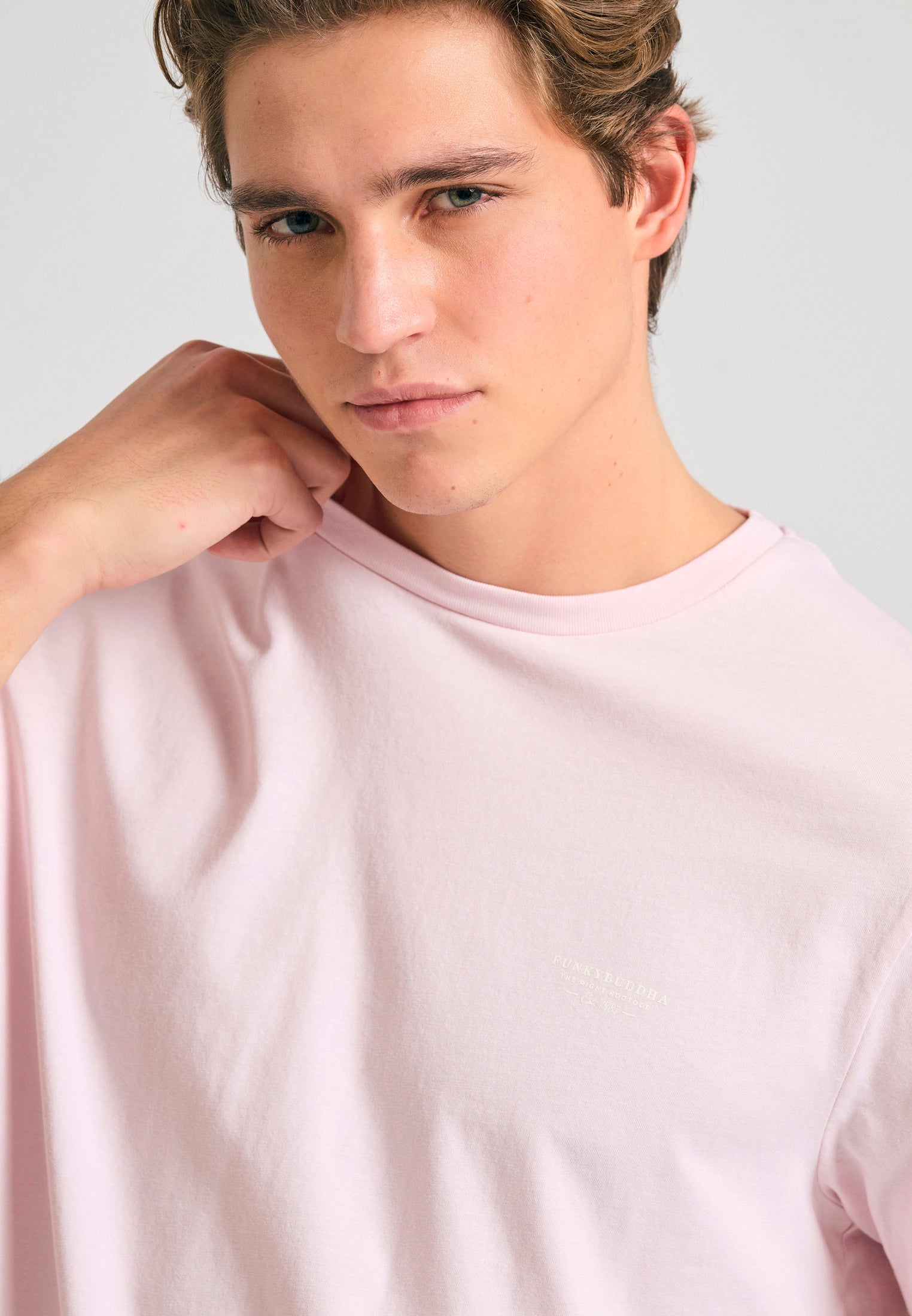 Crew-neck men's t-shirt - The essentials