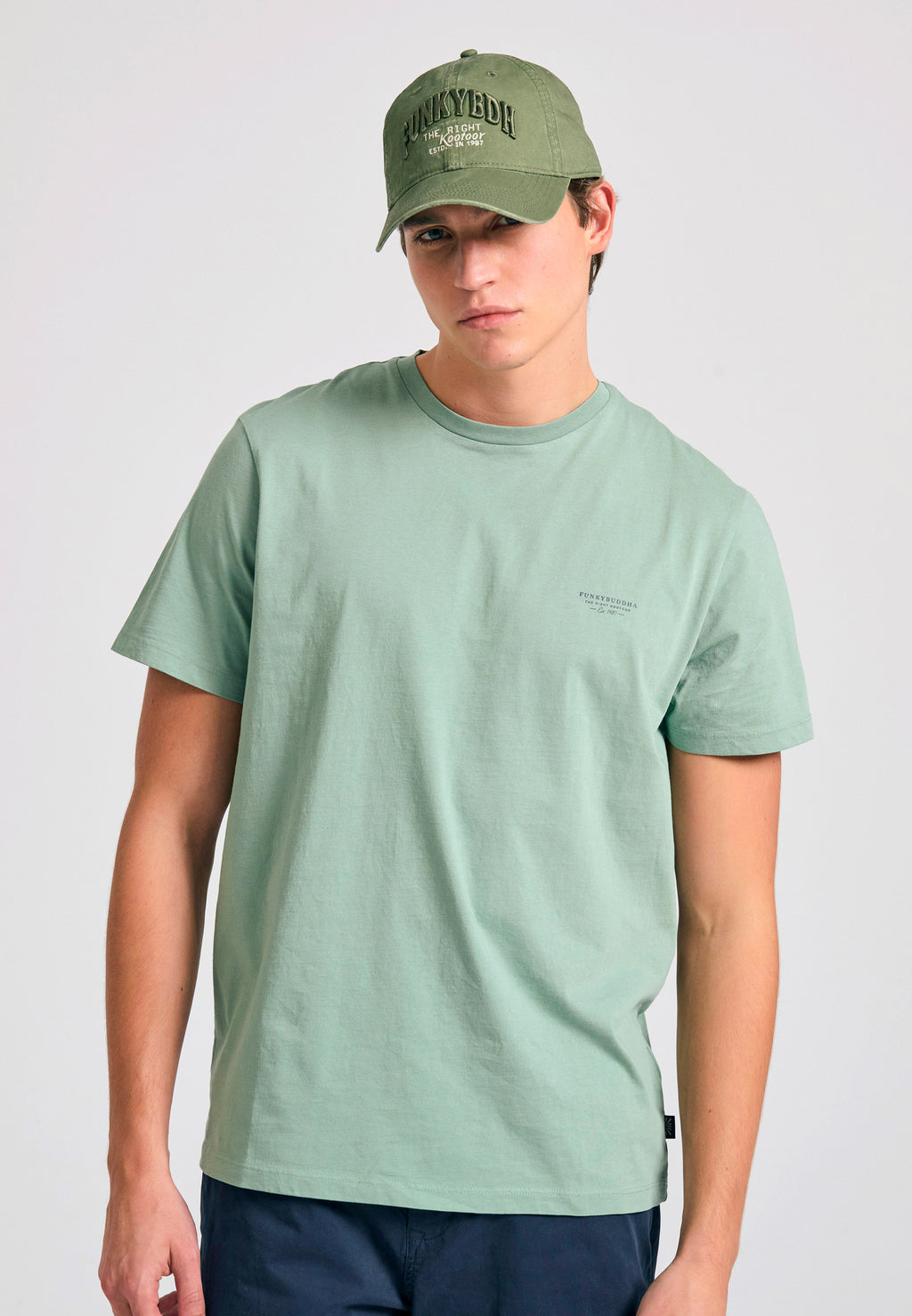 Crew-neck men's t-shirt - The essentials