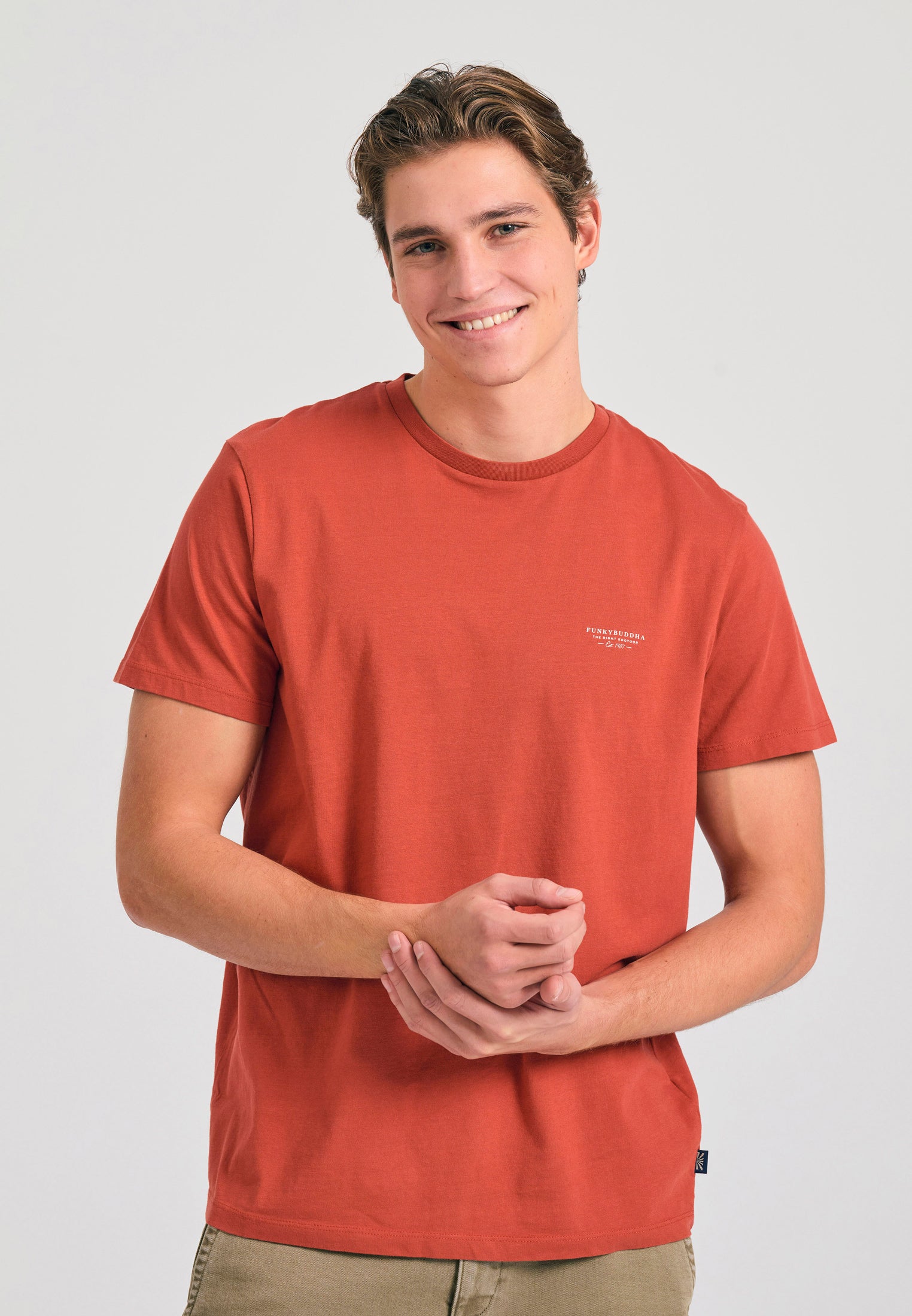 Crew-neck men's t-shirt - The essentials