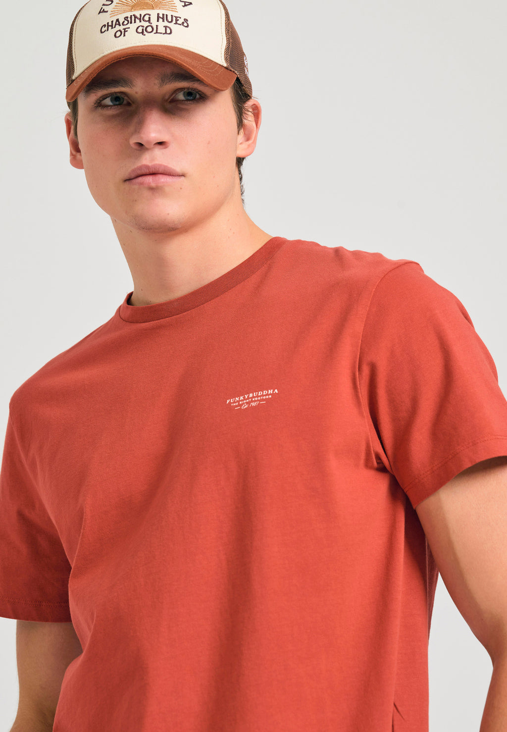 Crew-neck men's t-shirt - The essentials