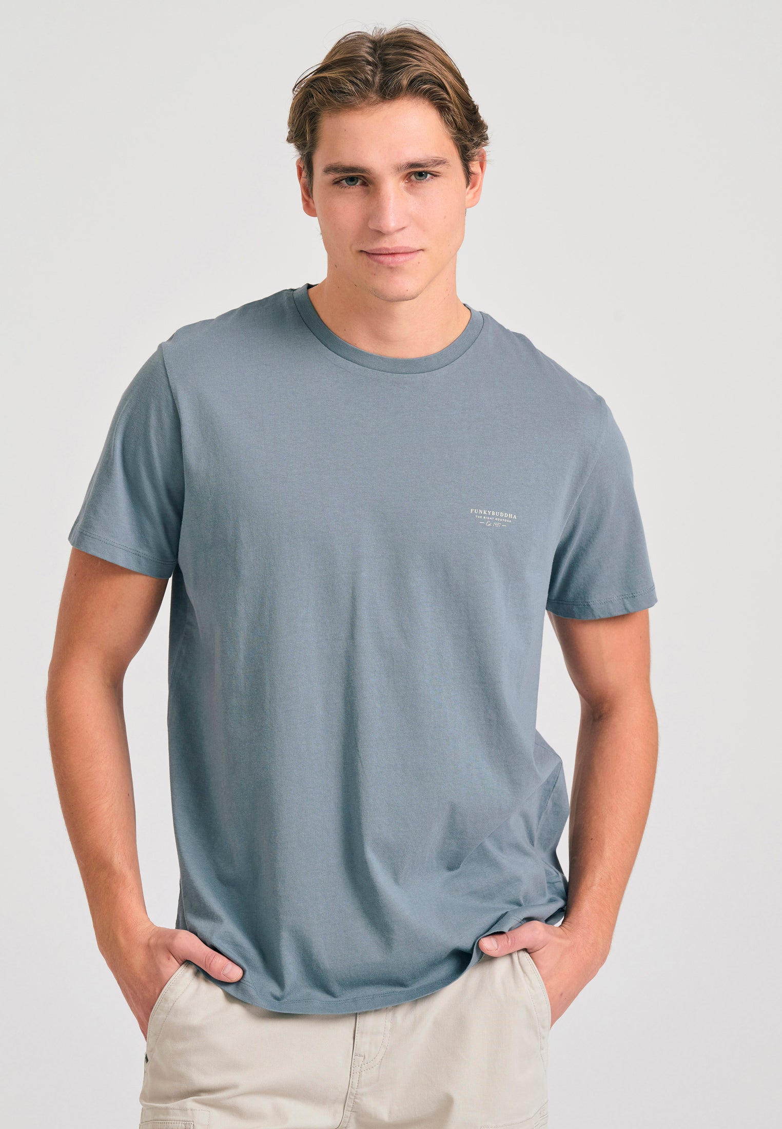 Crew-neck men's t-shirt - The essentials
