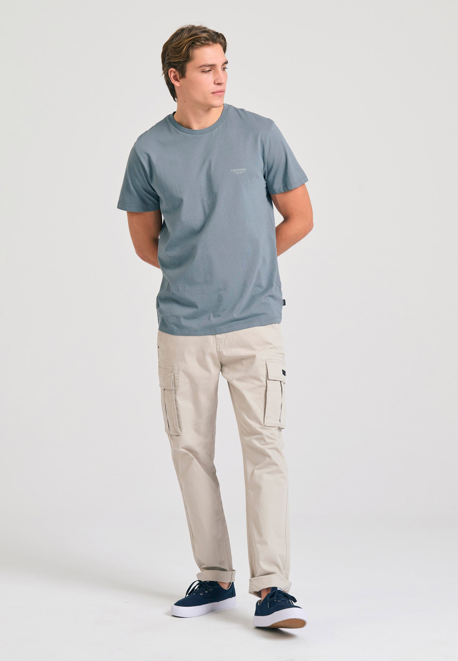 Crew-neck men's t-shirt - The essentials