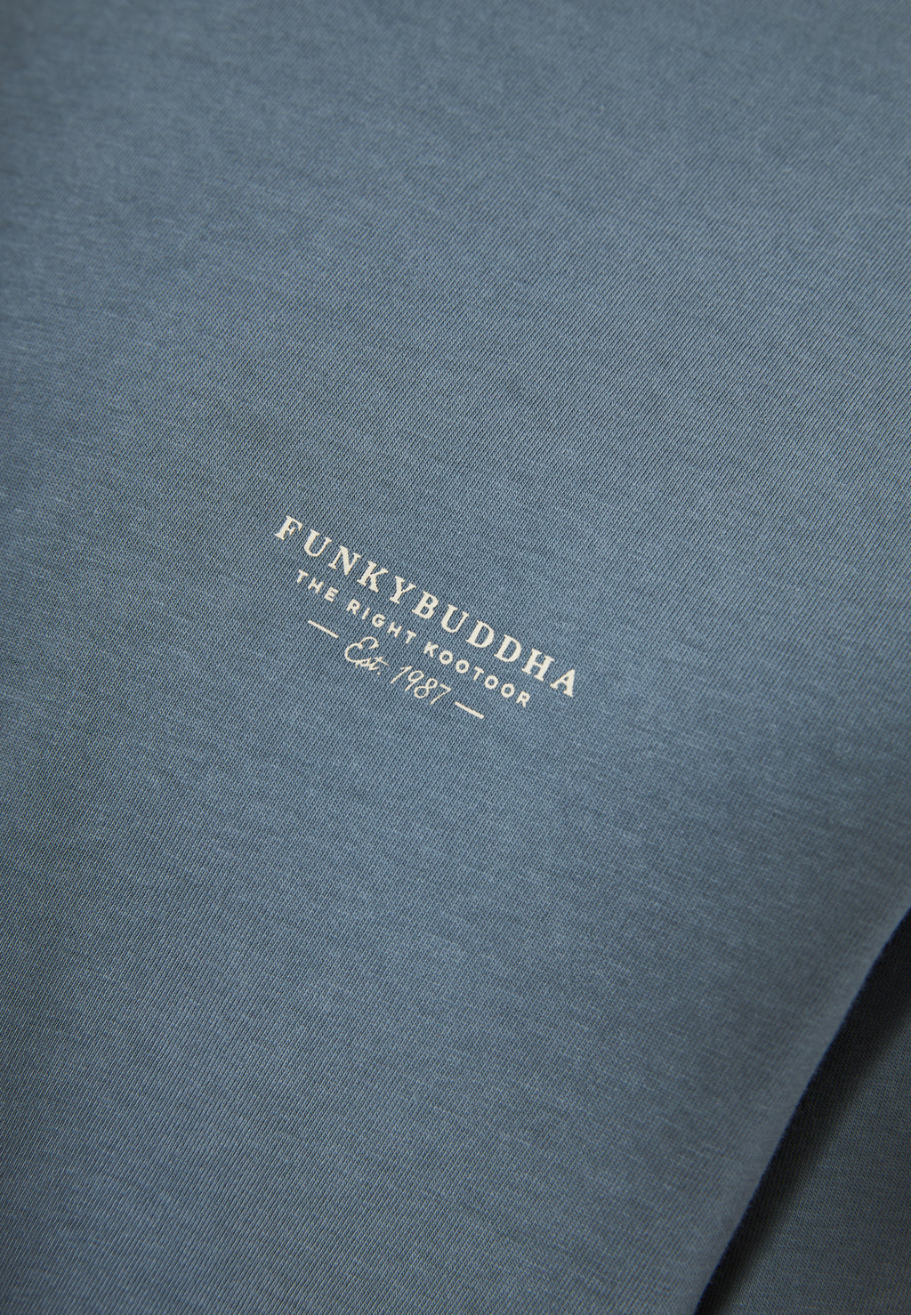 Crew-neck men's t-shirt - The essentials