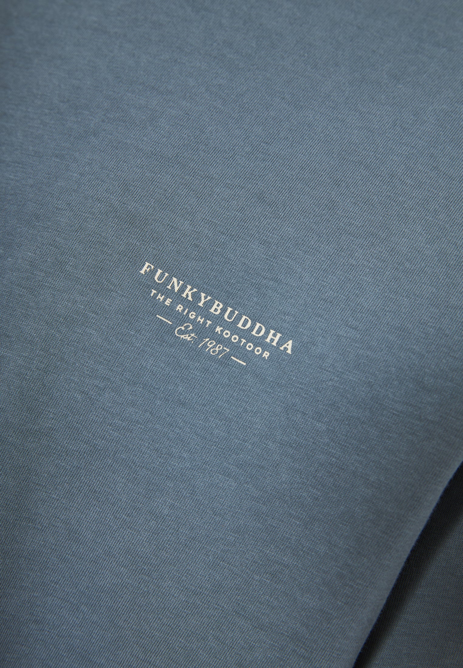 Crew-neck men's t-shirt - The essentials