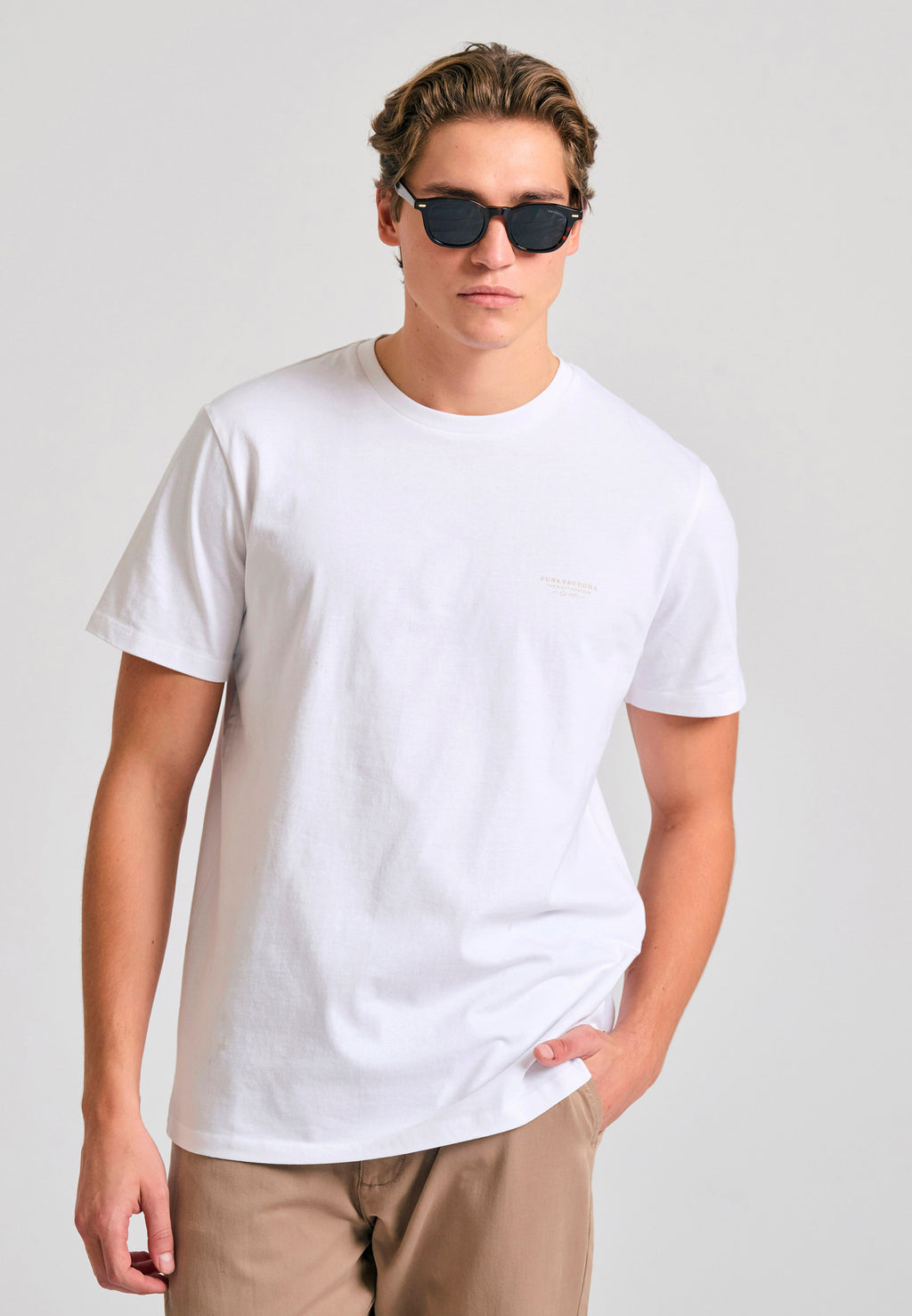 Crew-neck men's t-shirt - The essentials