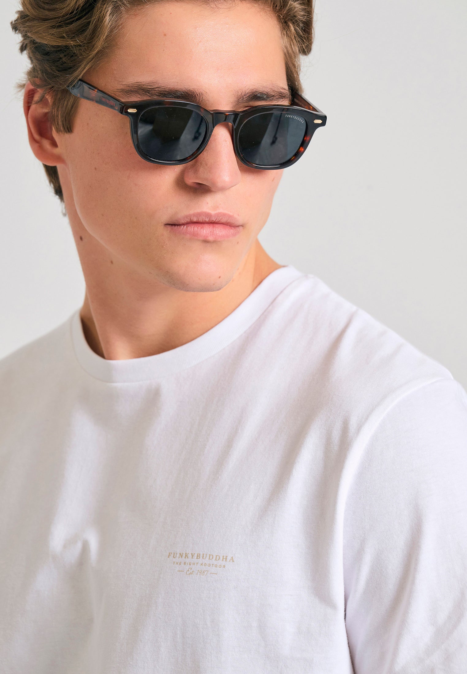 Crew-neck men's t-shirt - The essentials